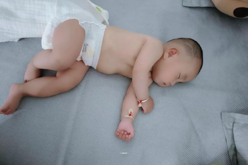 昭通宝宝积食发烧怎么处理